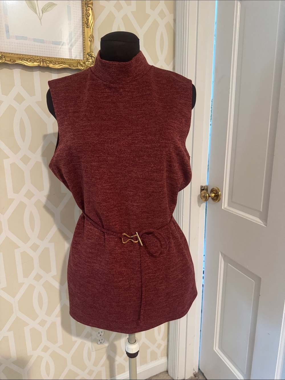 NWT Zara Sleeveless Mock Neck Knit Top in Burgundy size L